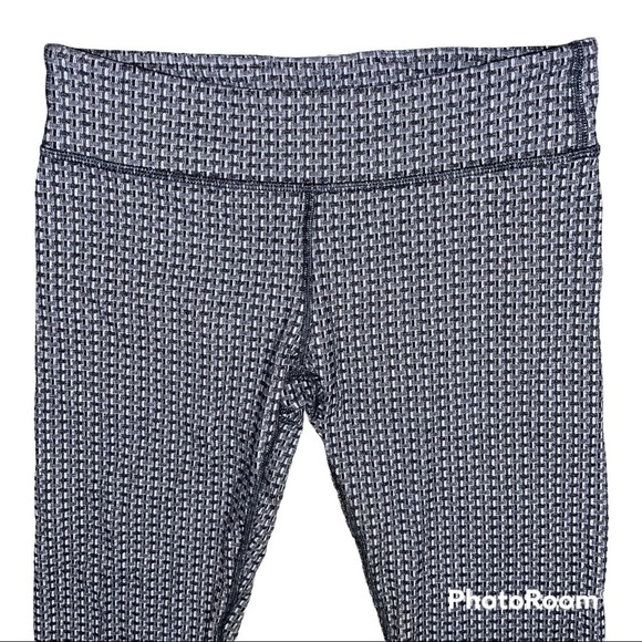 Ivivva Lululemon Gray & Black Rhythm Tights - Picture 6 of 10